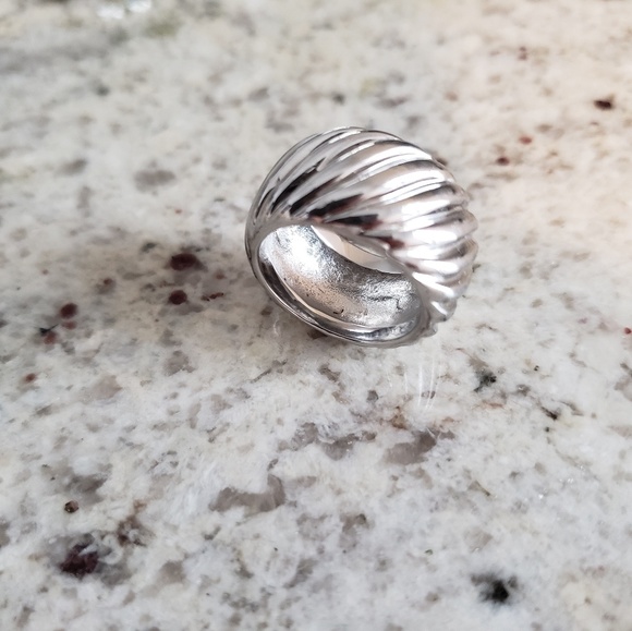 Ring - Picture 2 of 3